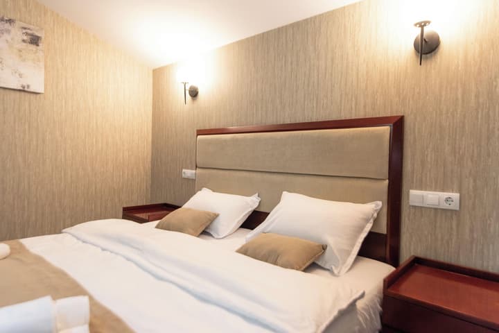 Kraveli Hotel
