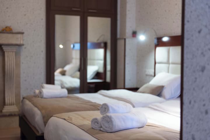 Kraveli Hotel