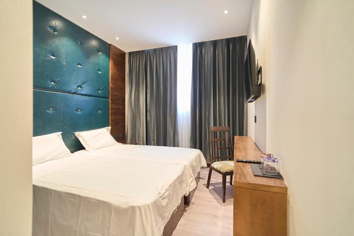 HOTEL DORSETT