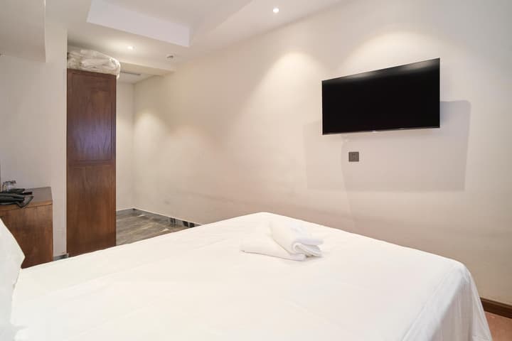 HOTEL DORSETT