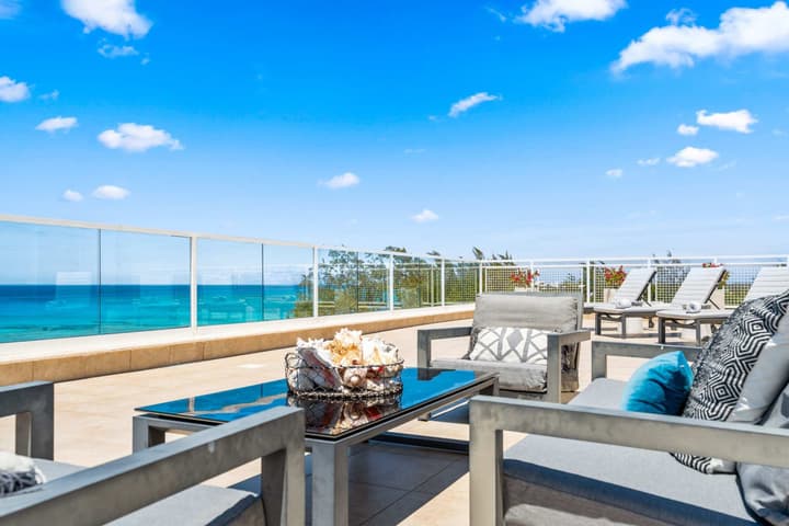 Luxury Penthouse Condo With 360 Oceanviews