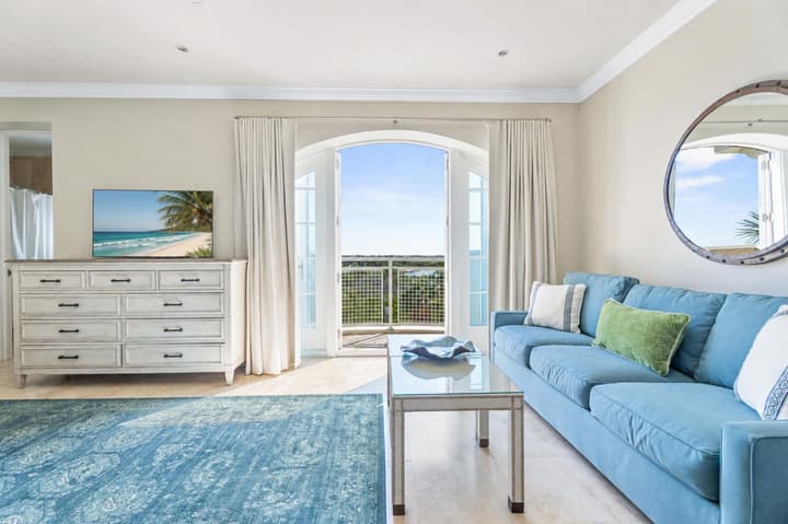 Luxury Penthouse Condo With 360 Oceanviews