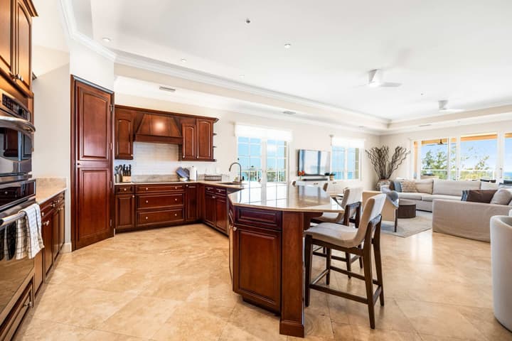 Luxury Penthouse Condo With 360 Oceanviews