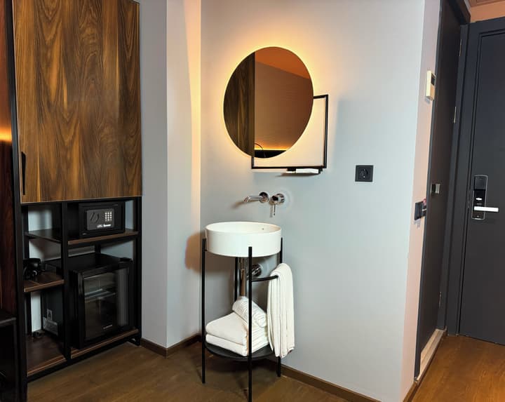 Tbilisi Edition - Design Hotel