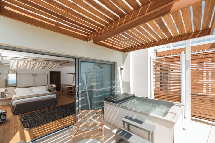 Folie Marine Beach Hotel & Club
