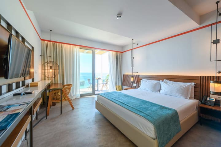 Folie Marine Beach Hotel & Club