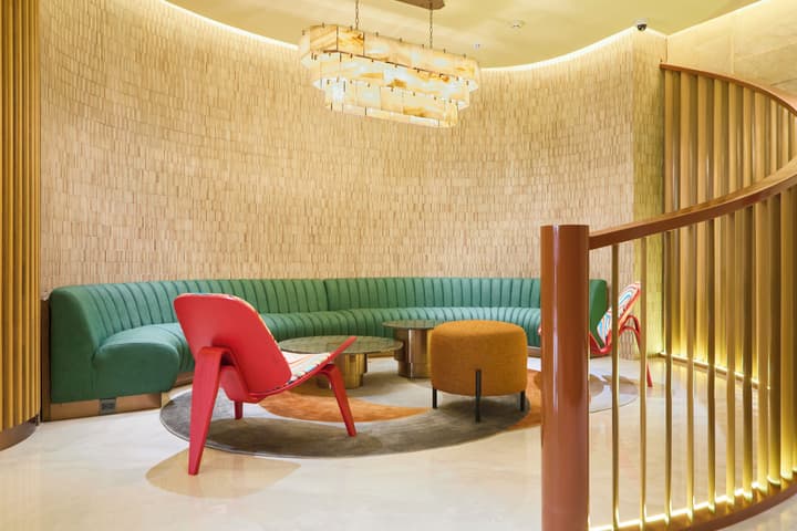 KiN Hotel Thi Sach Edition