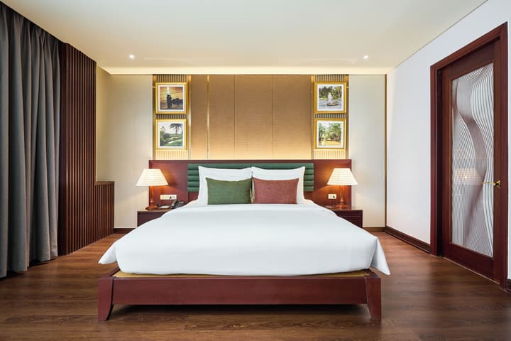 KiN Hotel Thi Sach Edition