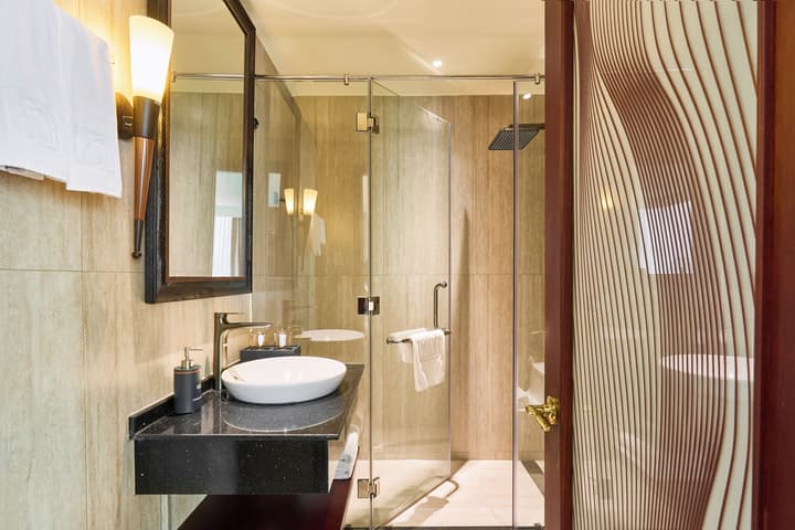 KiN Hotel Thi Sach Edition