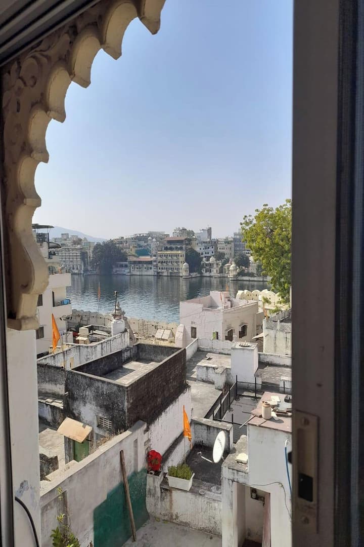 Nukkad Guest House Near Lake Pichola