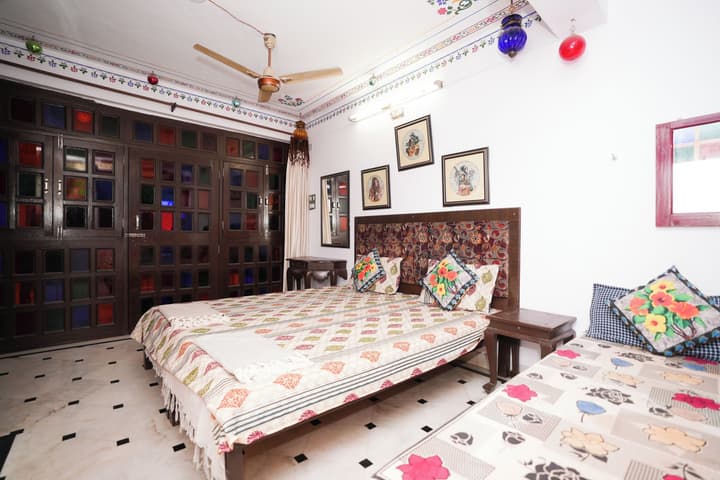 Nukkad Guest House Near Lake Pichola