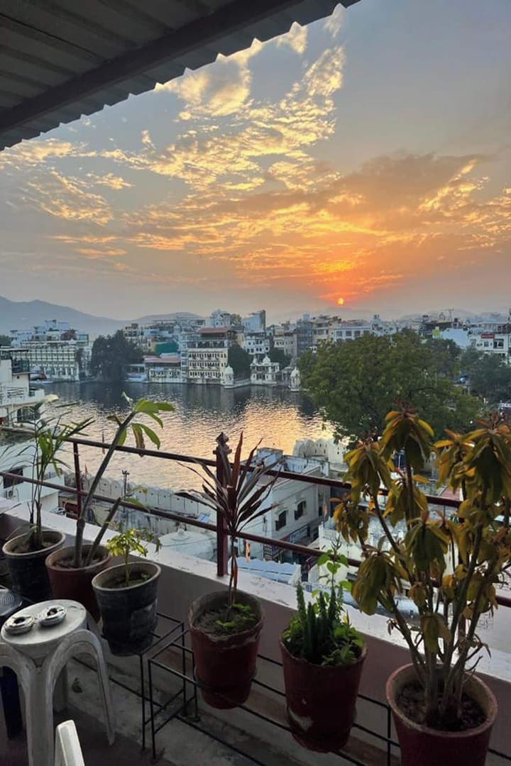 Nukkad Guest House Near Lake Pichola
