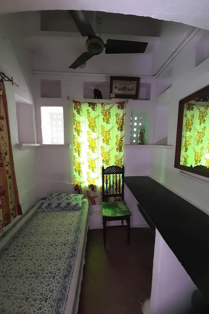 Nukkad Guest House Near Lake Pichola