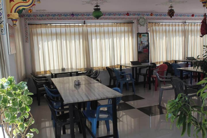 Nukkad Guest House Near Lake Pichola