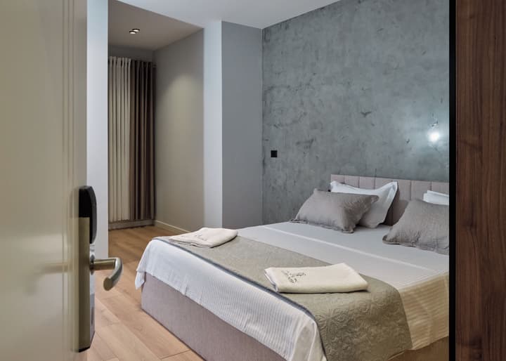 Montflux Hotel