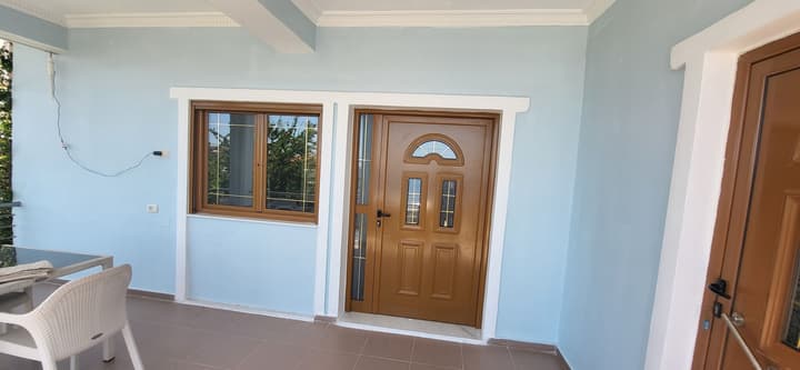Jon rooms