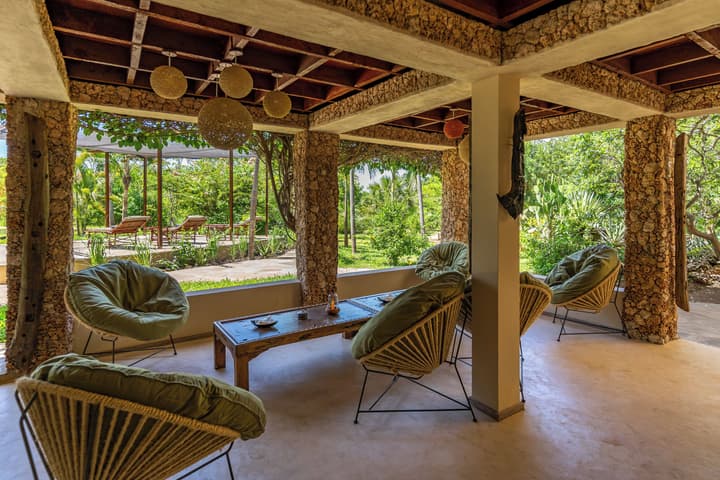 Tombo House