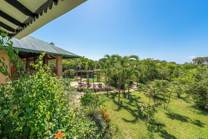 Tombo House