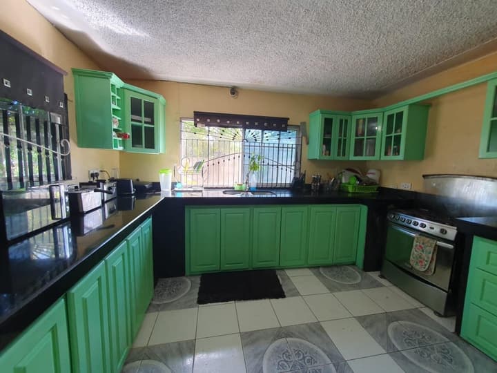 Sandy Bay Paradise Retreat - 7 Bedrooms