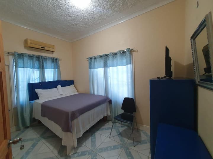 Sandy Bay Paradise Retreat - 7 Bedrooms