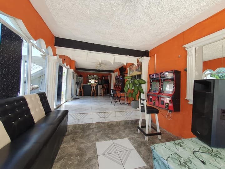 Sandy Bay Paradise Retreat - 7 Bedrooms
