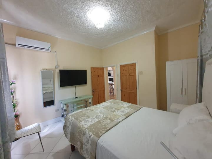 Sandy Bay Paradise Retreat - 7 Bedrooms