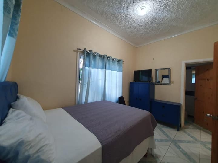Sandy Bay Paradise Retreat - 7 Bedrooms