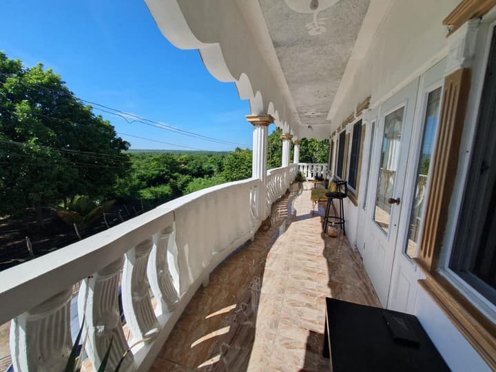Sandy Bay Paradise Retreat - 7 Bedrooms