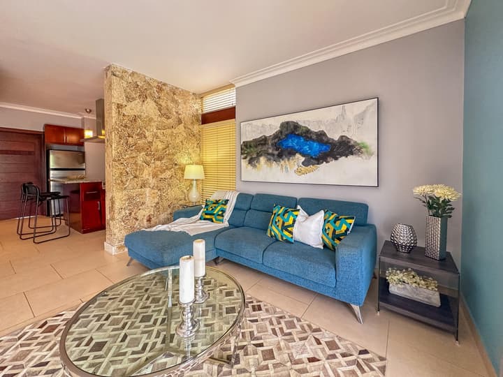 Beautiful 2 BR Apartment With BBQ