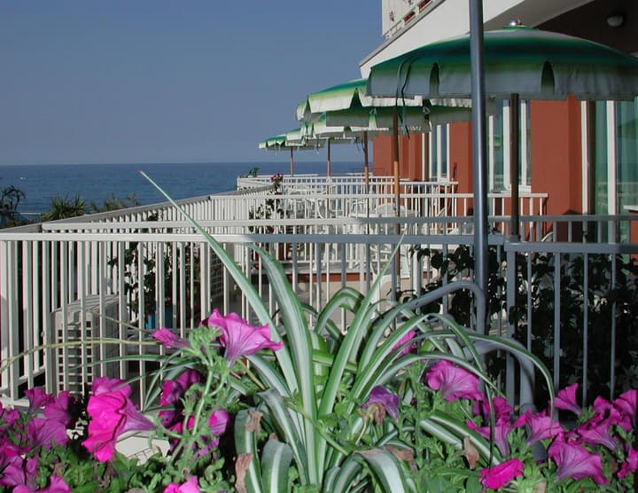 Pietra Ligure Beach Residence for 4