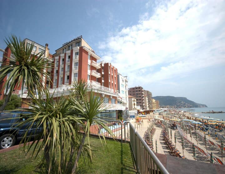 Pietra Ligure Beach Residence for 4