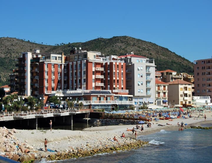 Pietra Ligure Beach Residence for 4