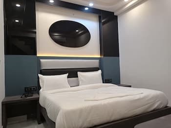 Del Fox Hotel New Delhi - Just a Minute Away From New Delhi Railway Station and Connaught Place