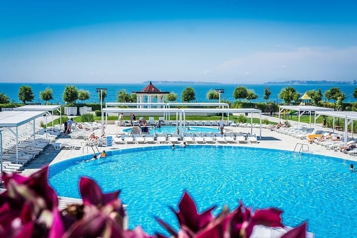 Private Apartments in Premier Fort Beach Sveti Vlas