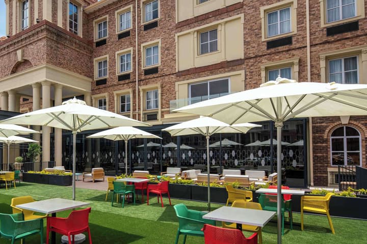 Hampton By Hilton Sandton Grayston