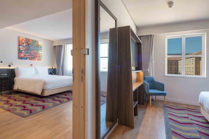 Hampton By Hilton Sandton Grayston