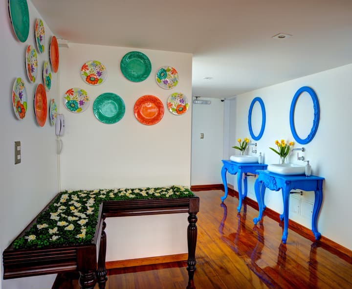 Mint Hotel