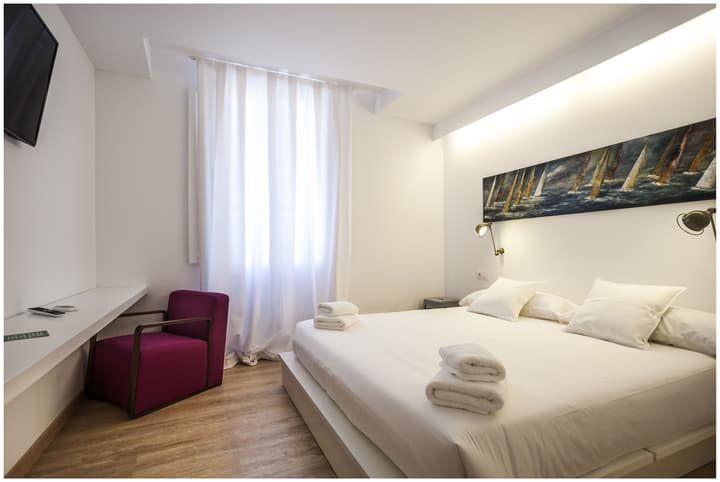 Cheap & Chic Hotel