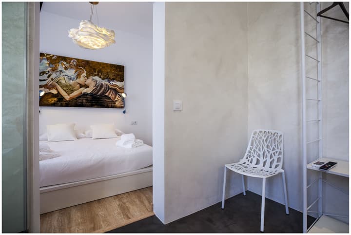 Cheap & Chic Hotel