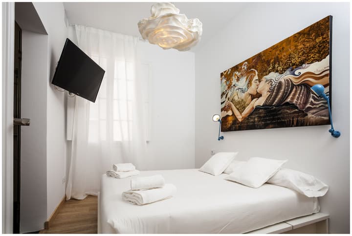 Cheap & Chic Hotel