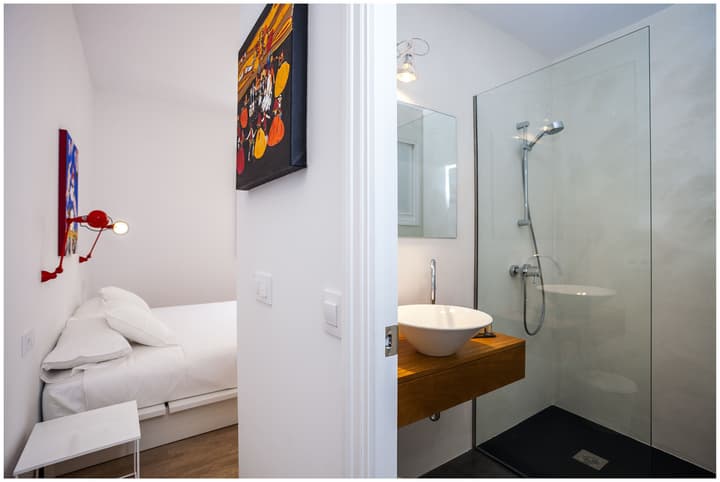 Cheap & Chic Hotel