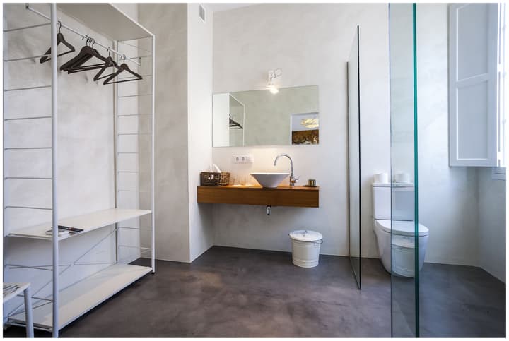Cheap & Chic Hotel