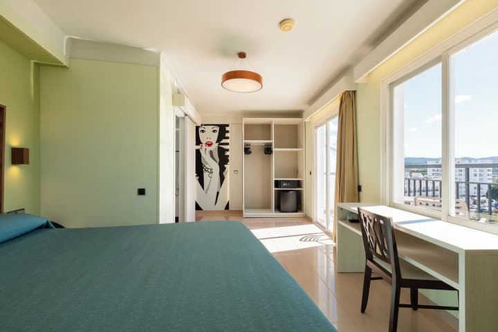 The Red Hotel by Ibiza Feeling - Adults only