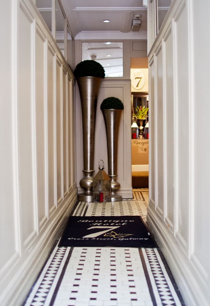 7 Cross Street
