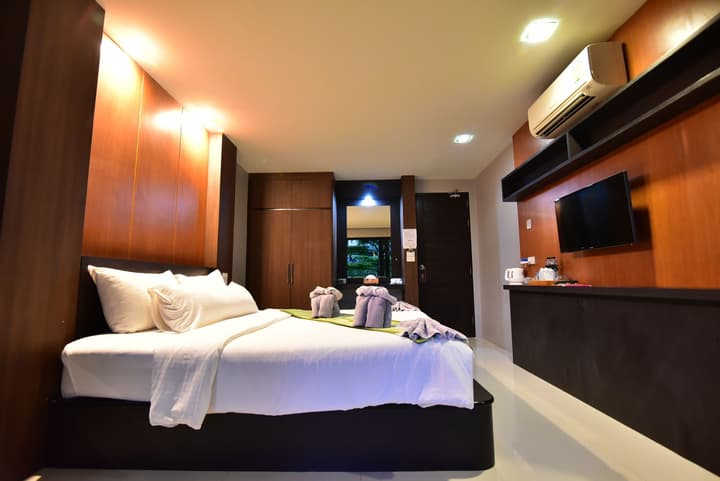 The Breeze Lipe Resort