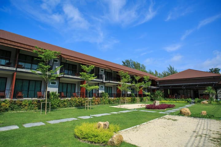 The Breeze Lipe Resort