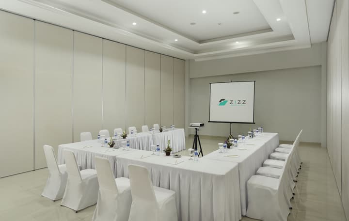 Zizz Convention Hotel