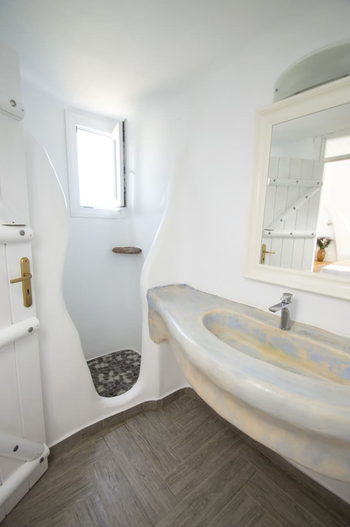 Alexandros Mykonos