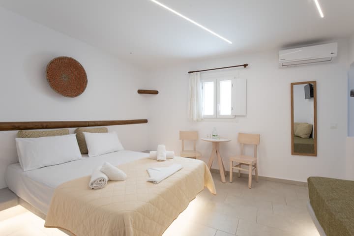 Alexandros Mykonos