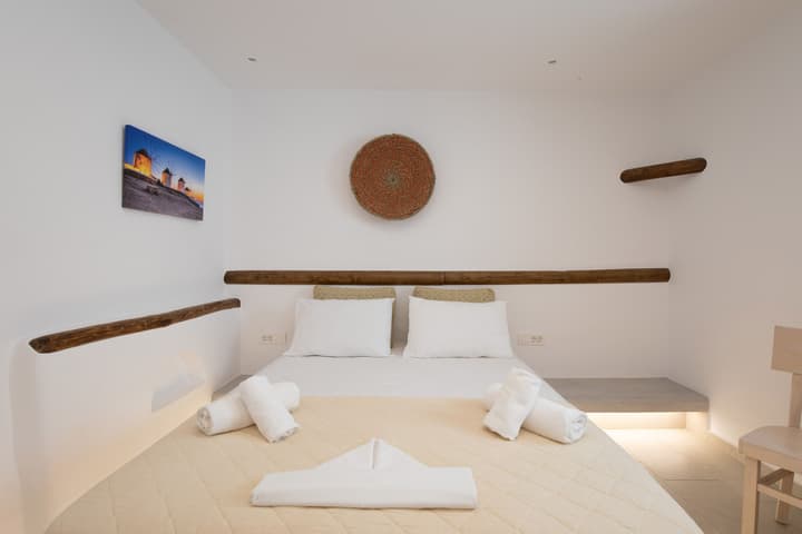 Alexandros Mykonos